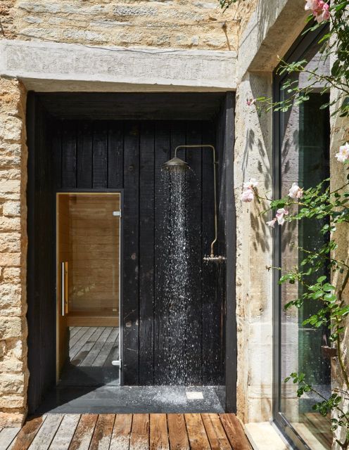 Bathroom La Maison de Pommard Boutique Hotel Luxury Guest Rooms in Burgundy