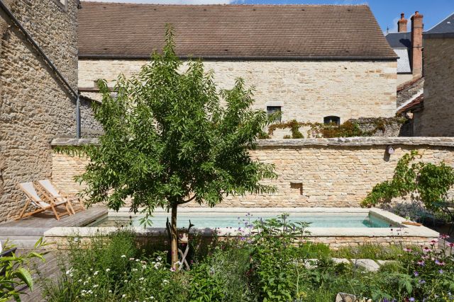 Pool La Maison de Pommard Boutique Hotel Luxury Guest Rooms in Burgundy